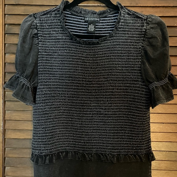 Puffed Sleeve Smocked Top Sz M 🌺Host Pick🌺 - Picture 2 of 10